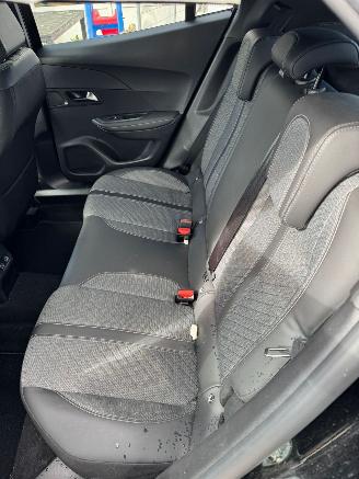 Peugeot 2008 1.2 AUTOMAAT PureTech 130 Allure picture 18
