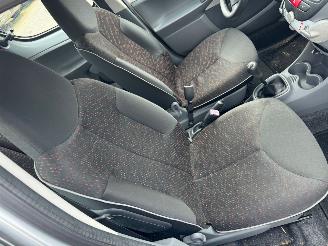 Peugeot 107 1.0-12V XS picture 15
