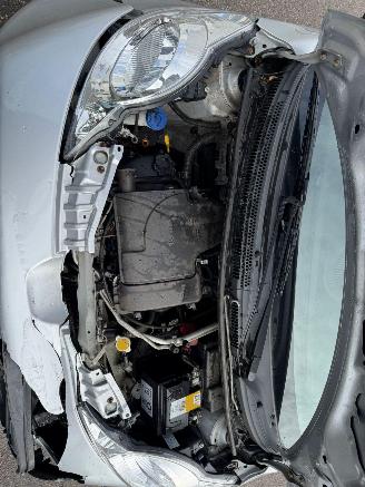 Peugeot 107 1.0-12V XS picture 8
