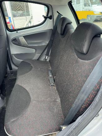 Peugeot 107 1.0-12V XS picture 16