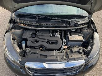 Peugeot 108 1.0 e-VTi Allure picture 9