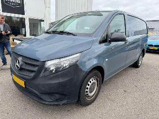 krockskadad bil bedrijf Mercedes Vito 110 CDI Functional Lang 2020/9