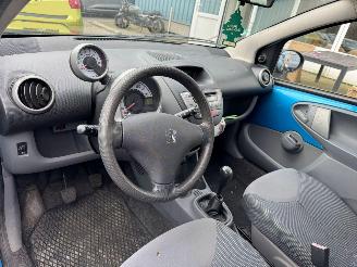 Peugeot 107 1.0-12V XS picture 8