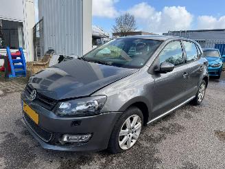 krockskadad bil auto Volkswagen Polo 1.6 AUTOMAAT TDI Highline 2011/7