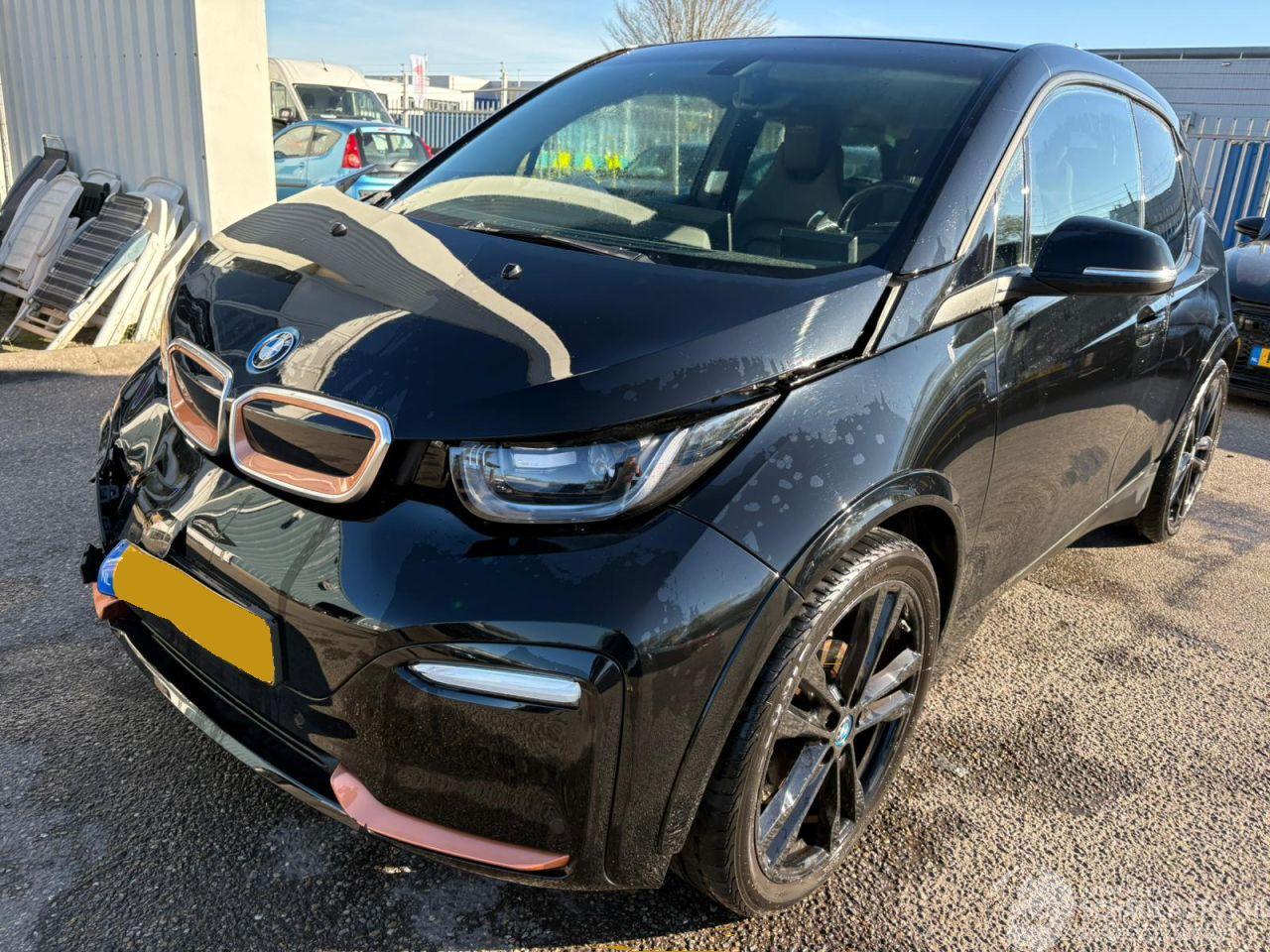 BMW i3 S 120Ah 42 kWh RoadStyle Edition