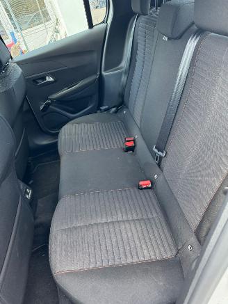 Peugeot e-208 50 kWh Active picture 18