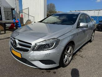 Unfallwagen Mercedes A-klasse 180 Ambition 2012/9