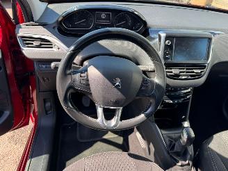 Peugeot 208 1.2 PureTech Allure picture 12