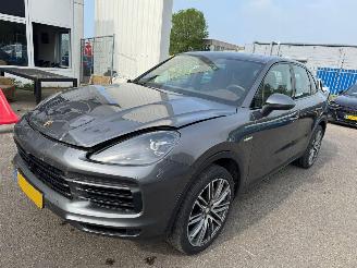 Vaurioauto  passenger cars Porsche Cayenne 3.0 AUTOMAAT E-Hybrid 2020/3
