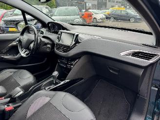 Peugeot 2008 1.2 PureTech Allure picture 14