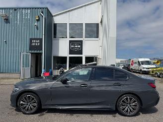 BMW 3-serie 320i AUTOMAAT High Executive picture 2
