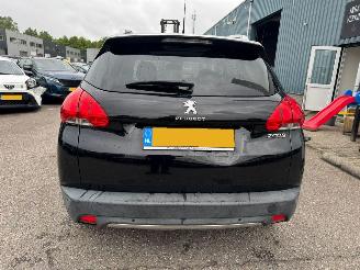Peugeot 2008 1.2 VTi Allure Pack Premium Plus picture 4