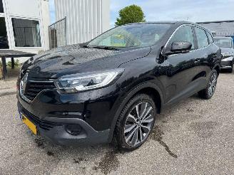 Vaurioauto  passenger cars Renault Kadjar 1.2 TCe Life 2016/1
