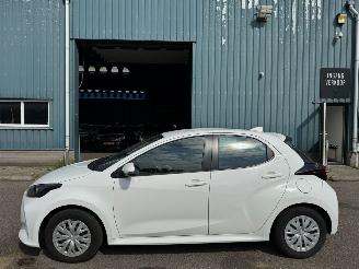 Toyota Yaris 1.5 AUTOMAAT Hybrid Active picture 2