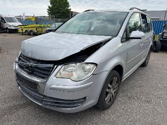 Coche accidentado Volkswagen Touran 1.9 TDI Comfortline Business 2006/12