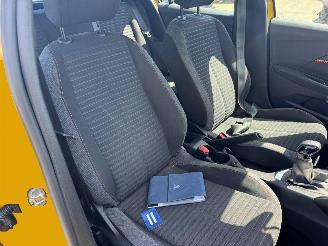 Peugeot 208 1.2 PureTech Active Pack picture 18