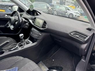 Peugeot 308 SW 1.6 BlueHDI Blue Lease Executive Pack picture 12