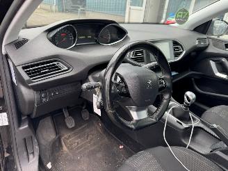 Peugeot 308 SW 1.6 BlueHDI Blue Lease Executive Pack picture 9