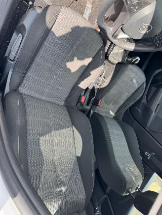 Opel Corsa 1.2 picture 20
