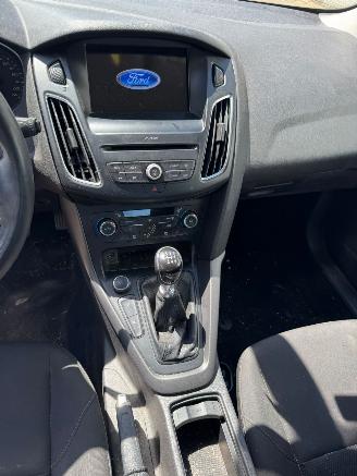 Ford Focus Wagon 1.0 Lease Edition picture 13