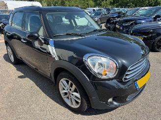 krockskadad bil auto Mini Countryman One 2012/10