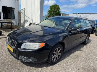 skadebil auto Volvo V-70 2.0 D Limited Edition 2009/5