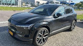 krockskadad bil auto Volvo EX30 Single motor ext Range plus Black edition 69 kWh 200 KW 272 PK 2026/4