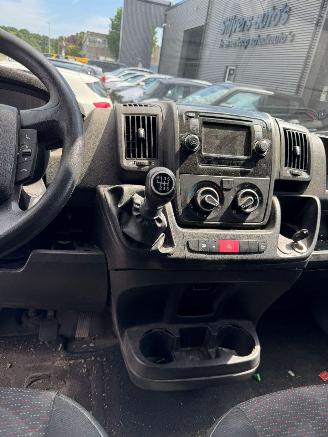 Peugeot Boxer 330 2.0 BlueHDI L1H1 Pro picture 12
