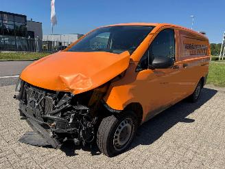 krockskadad bil bedrijf Mercedes Vito 114 AUTOMAAT CDI Lang 2022/4
