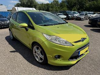 Ford Fiesta 1.6 Ghia picture 6
