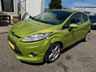 Vaurioauto  passenger cars Ford Fiesta 1.6 Ghia 2009/7