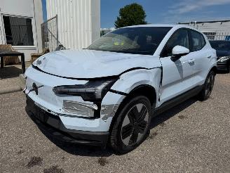 krockskadad bil auto Volvo EX30 Single Motor Core 51 kWh 2024/7