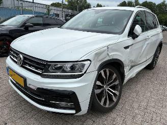 Schadeauto Volkswagen Tiguan 1.5 AUTOMAAT TSI ACT Highline Business R 2019/3