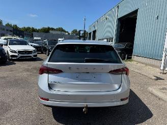 Skoda Octavia Combi 2.0 AUTOMAAT TDI picture 3