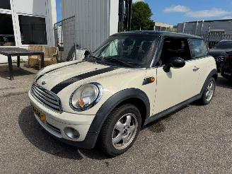 Coche accidentado Mini Cooper 3-Deurs 1.6 Cooper Business Line 2010/4