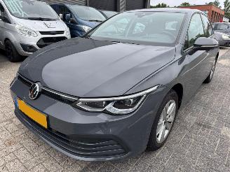 Vaurioauto  passenger cars Volkswagen Golf 1.5 TSI Life Business 2020/9