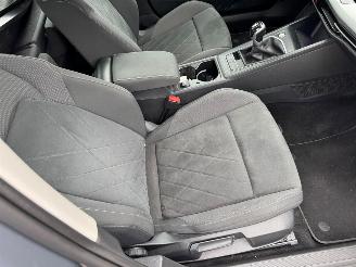 Volkswagen Golf 1.5 TSI Life Business picture 14