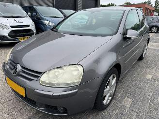 damaged passenger cars Volkswagen Golf 1.4 Easyline 2007/11