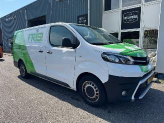 krockskadad bil bedrijf Toyota Proace Worker 2.0 D-4D Professional Long 2022/4