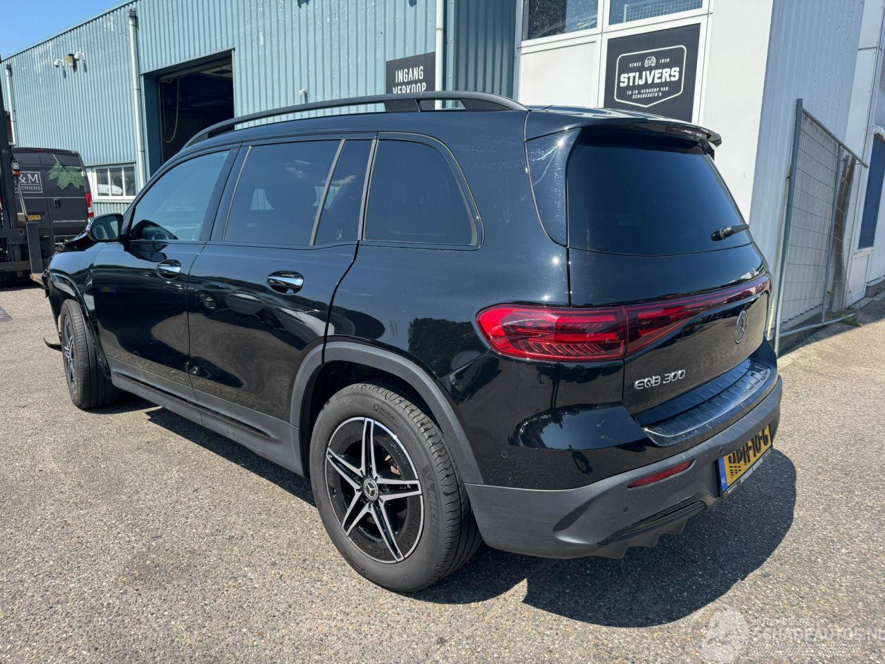 Mercedes EQB 300 4MATIC AMG Line 67 kWh