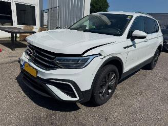 Voiture accidenté Volkswagen Tiguan Allspace 1.5 TSI Life Business 7p. 2023/6