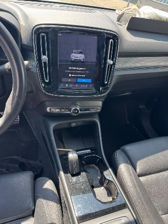 Volvo XC40 Recharge P8 AWD R-Design picture 13