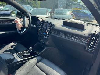 Volvo XC40 Recharge P8 AWD R-Design picture 14