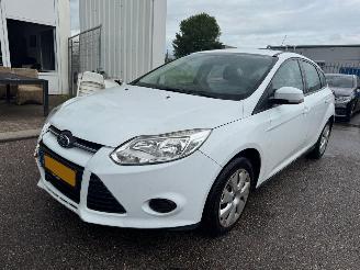 Unfallwagen Ford Focus 1.0 EcoBoost Trend 2012/4