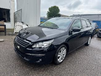 Coche accidentado Peugeot 308 SW 1.6 BlueHDI Blue Lease Executive Pack 2015/11