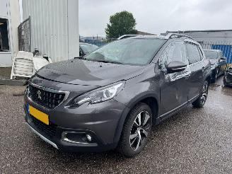damaged passenger cars Peugeot 2008 1.2 PureTech GT-line 2018/4