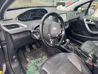 Peugeot 2008 1.2 PureTech GT-line picture 12