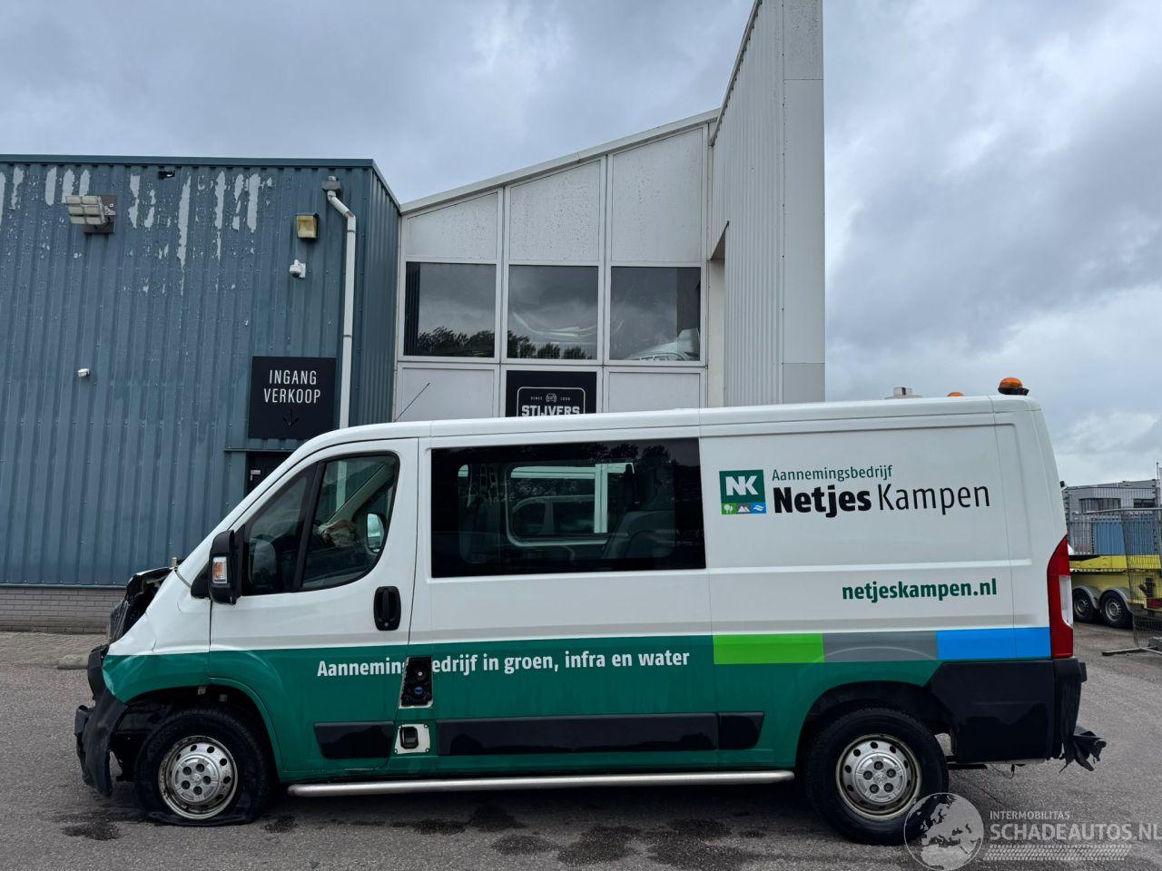 Peugeot Boxer 330 2.2 BlueHDi 140 L2H1 Premium DC