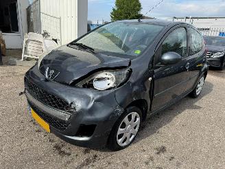 Voiture accidenté Peugeot 107 1.0-12V Urban Move 2010/10
