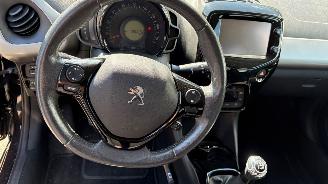 Peugeot 108 1.2 VTi Allure picture 12